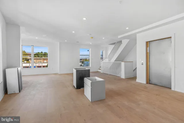 $1,500,000 | 652 Fairmount Avenue, Philadelphia, PA 19123