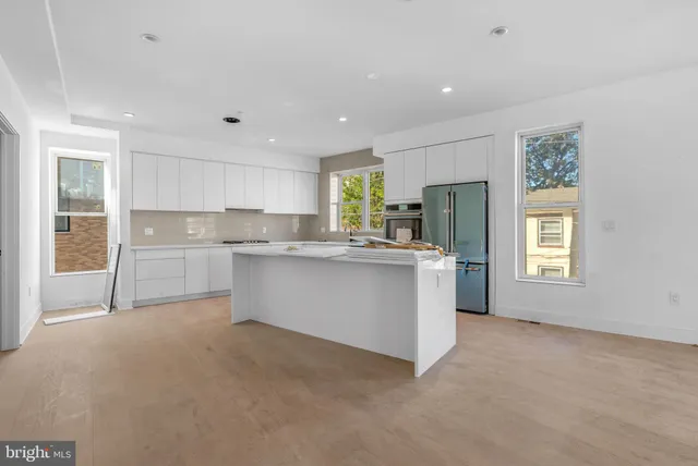 $1,500,000 | 652 Fairmount Avenue, Philadelphia, PA 19123