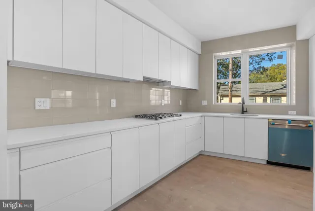 $1,500,000 | 652 Fairmount Avenue, Philadelphia, PA 19123