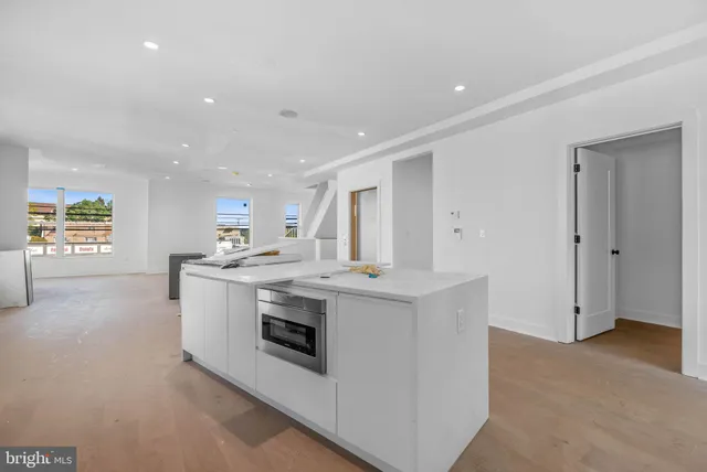 $1,500,000 | 652 Fairmount Avenue, Philadelphia, PA 19123