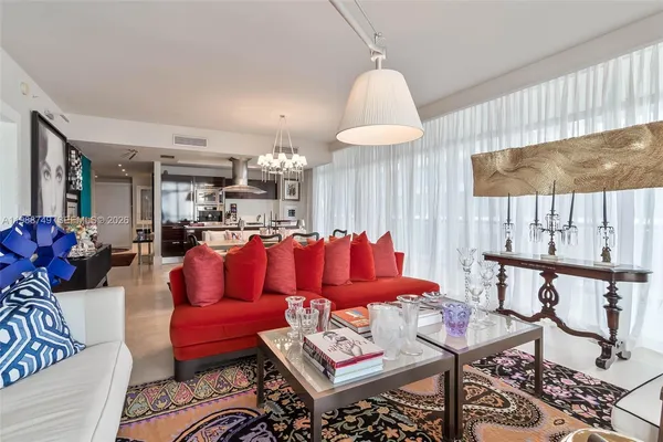 $11,500 | 3737 Collins Avenue, Unit S203, Miami Beach, FL 33140