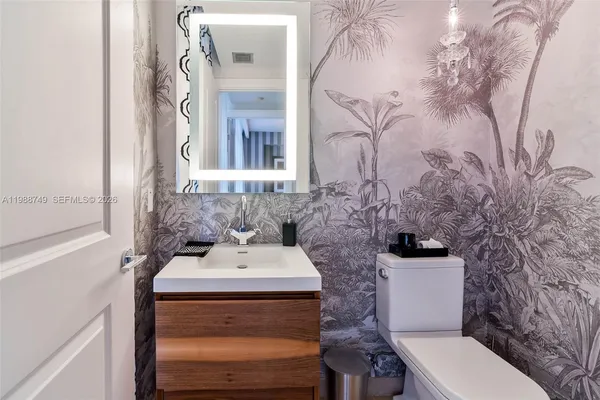 $11,500 | 3737 Collins Avenue, Unit S203, Miami Beach, FL 33140