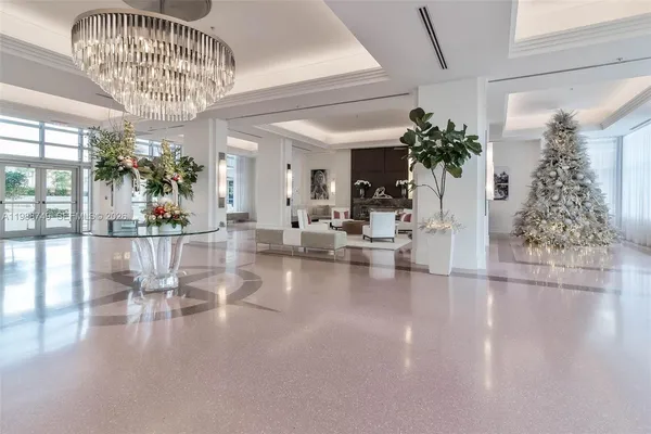 $11,500 | 3737 Collins Avenue, Unit S203, Miami Beach, FL 33140