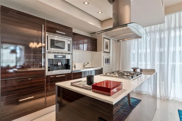 $11,500 | 3737 Collins Avenue, Unit S203, Miami Beach, FL 33140