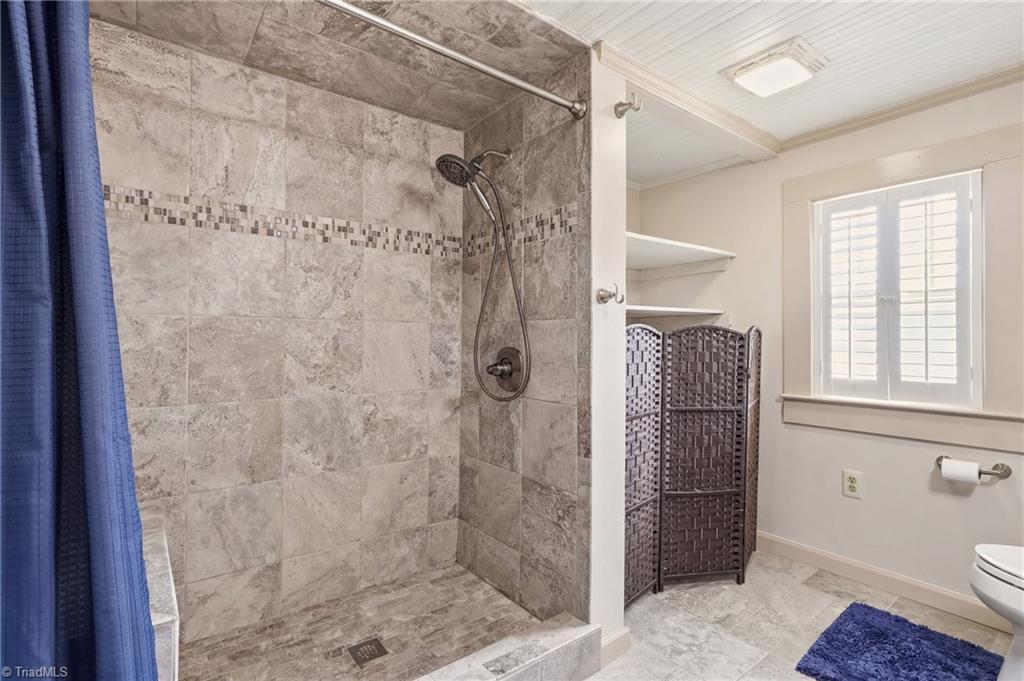 505 West Decatur Street Madison, NC 27025 - Photo 16 of 42