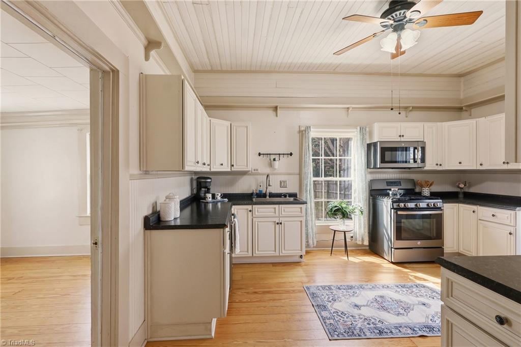 505 West Decatur Street Madison, NC 27025 - Photo 23 of 42