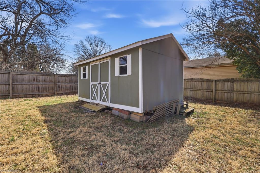 505 West Decatur Street Madison, NC 27025 - Photo 31 of 42