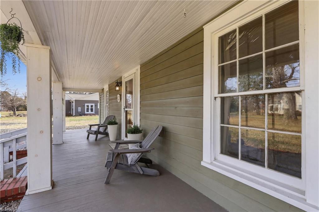 505 West Decatur Street Madison, NC 27025 - Photo 5 of 42