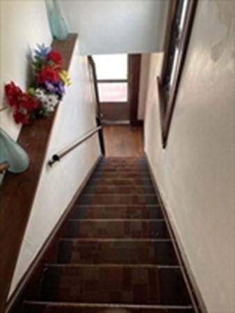 89-91 Ashley Street Springfield, MA 01105 - Photo 20 of 26 a view of entryway