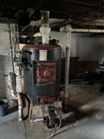 89-91 Ashley Street Springfield, MA 01105 - Photo 26 of 26 a room with fireplace