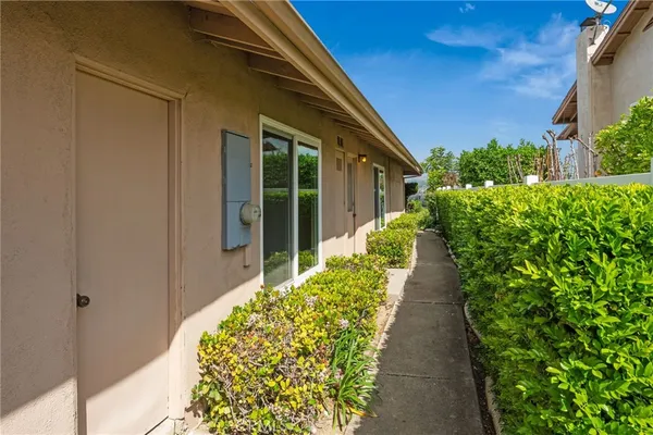 $1,050,000 | 611 Honeywood Lane, La Habra, CA 90631