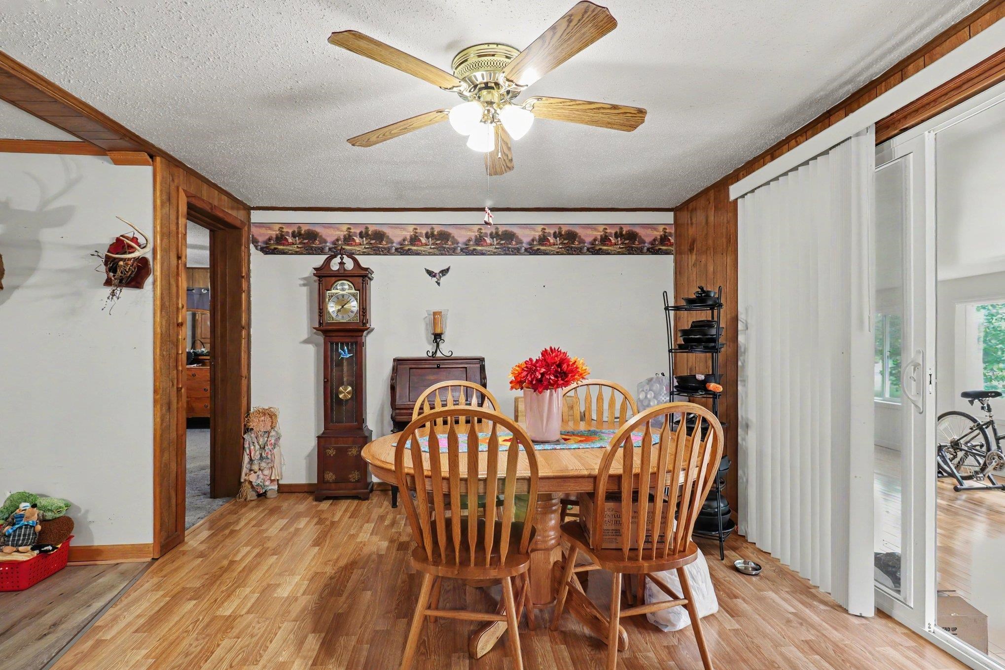 1278 North Waldron Road Crystal, MI 48818 - Photo 8 of 40 1949328-cf1a6e77-bed2-4d9b-8642-99091b1971be.JPG