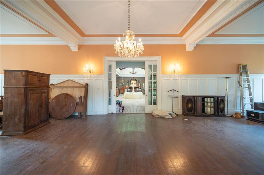 3810 Wieuca Road Northeast Atlanta, GA 30342 - Photo 6 of 11 Gallery Image 6