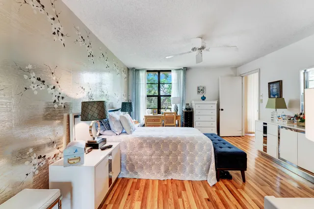 $180,000 | 5929 Coral Lake Drive, Unit 305, Margate, FL 33063