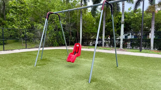 $180,000 | 5929 Coral Lake Drive, Unit 305, Margate, FL 33063