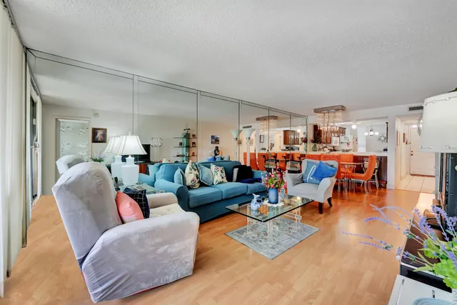 $180,000 | 5929 Coral Lake Drive, Unit 305, Margate, FL 33063