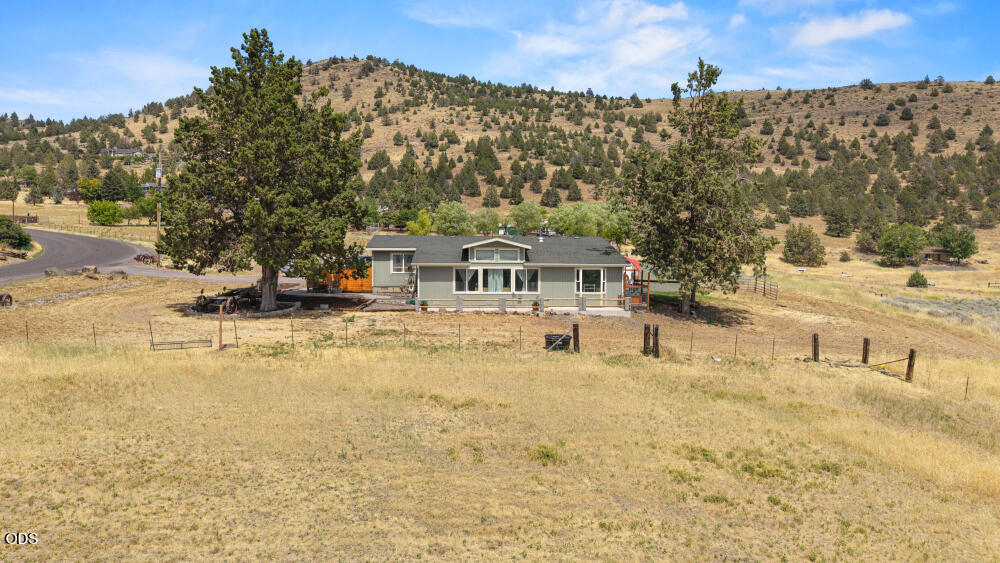 11453 Hill Road Klamath Falls, OR 97603 - Photo 1 of 75 Gallery Image 1