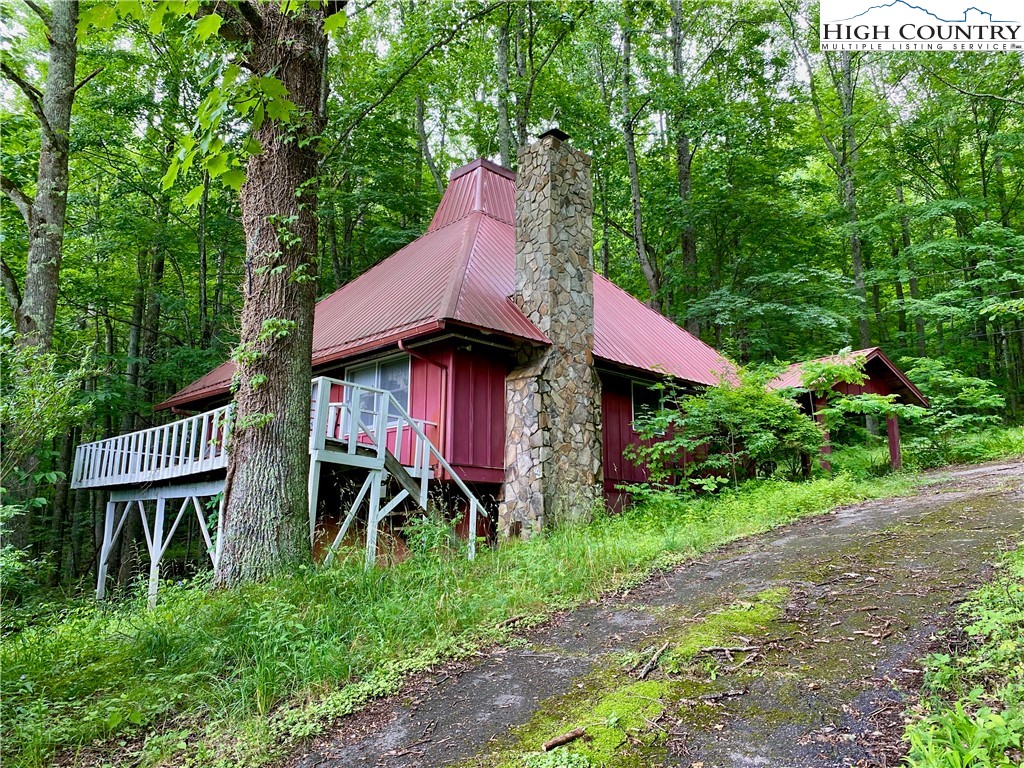 916 Harley Perry Road Zionville, NC 28698 - Photo 2 of 43 Gallery Image 2