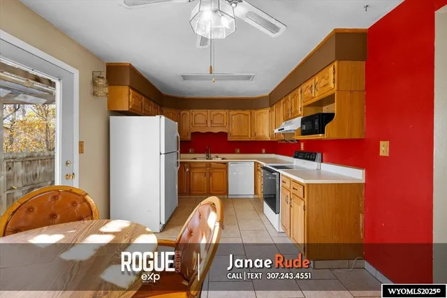 $220,000 | 1501 Erwin Street, Douglas, WY 82633