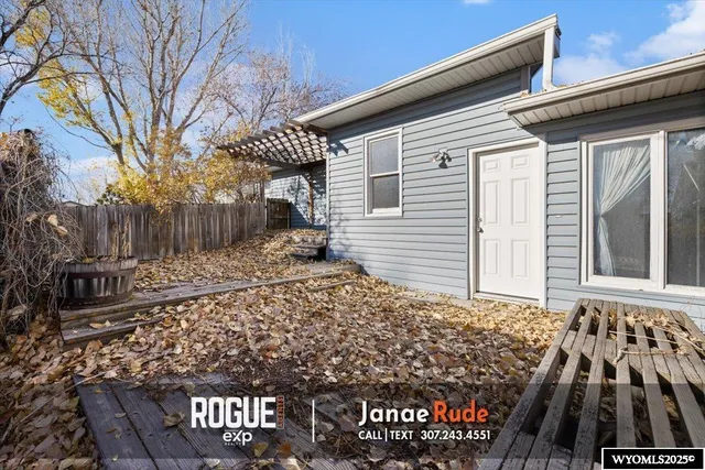 $220,000 | 1501 Erwin Street, Douglas, WY 82633