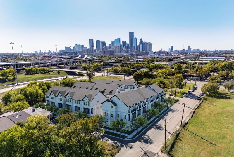 2747 Providence Street Houston, TX 77020 - Photo 12 of 16 a view of a city with tall buildings