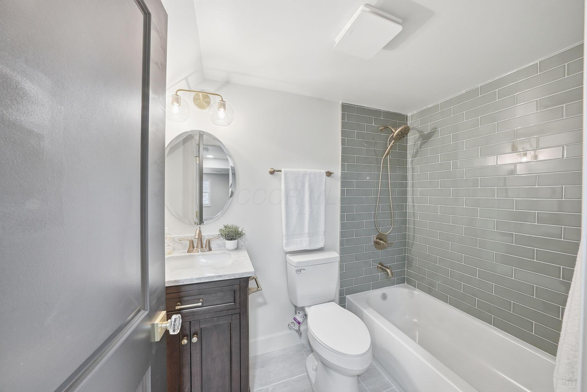 4445 Central College Road Westerville, OH 43081 - Photo 39 of 80 Downstairs full bathroom