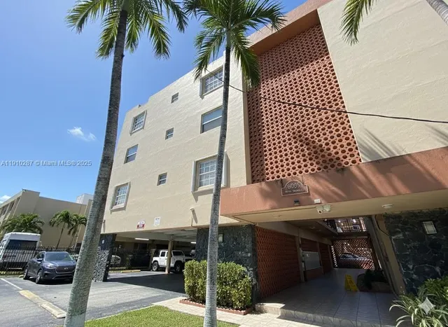 $1,850 | 6095 West 19th Avenue, Unit 412, Hialeah, FL 33012
