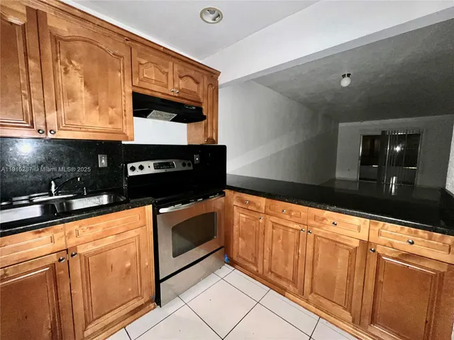 $1,850 | 6095 West 19th Avenue, Unit 412, Hialeah, FL 33012