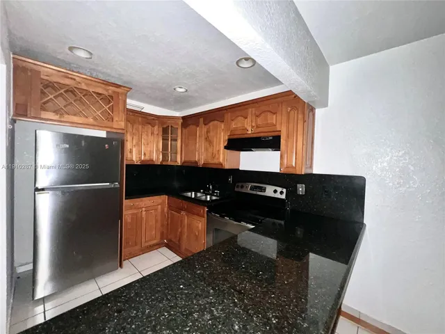$1,850 | 6095 West 19th Avenue, Unit 412, Hialeah, FL 33012