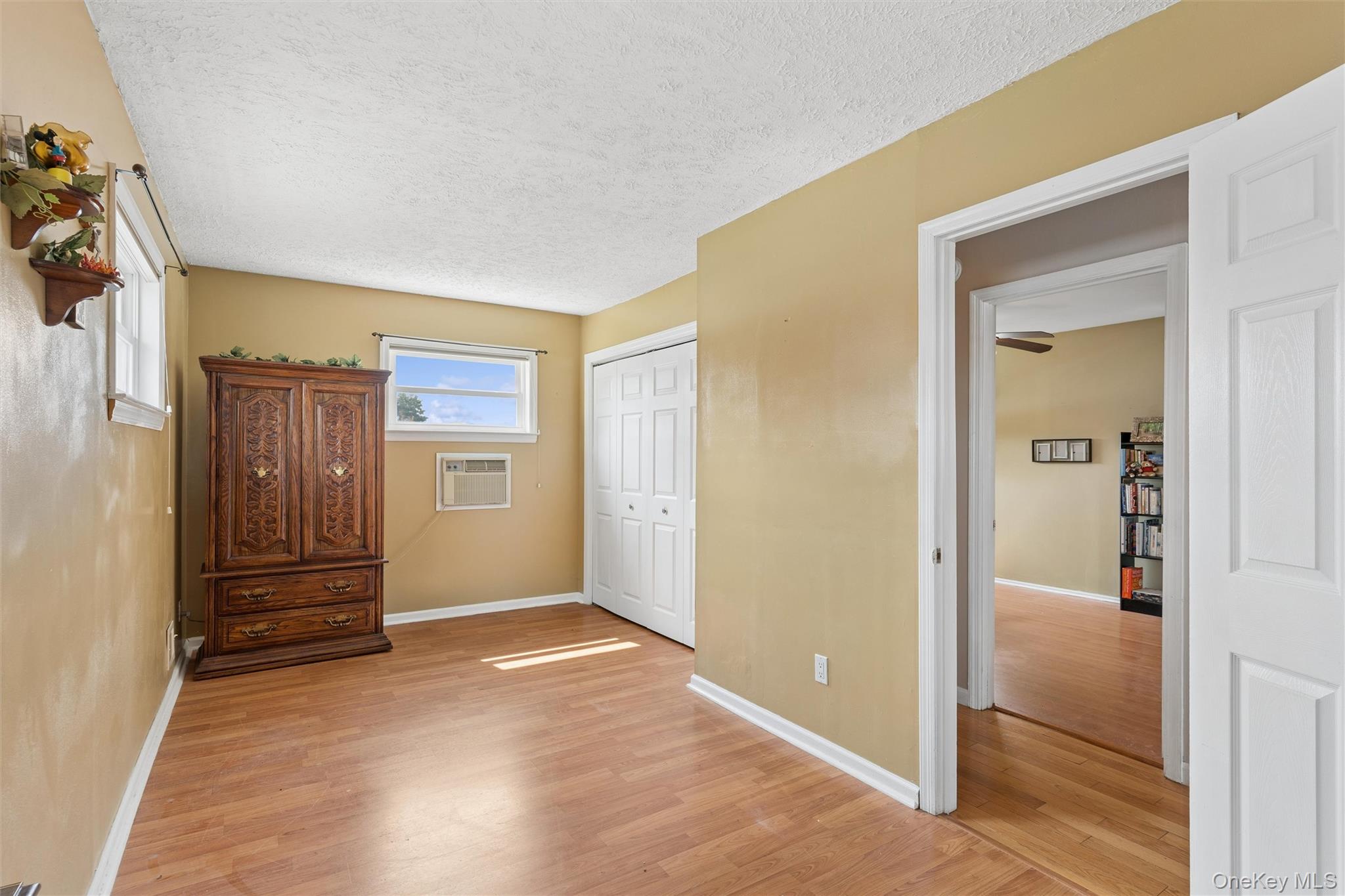 114 Miller Road Hicksville, NY 11801 - Photo 22 of 40