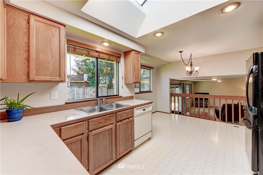 2607 182nd Street Southeast Bothell, WA 98012 - Photo 7 of 26 Gallery Image 7
