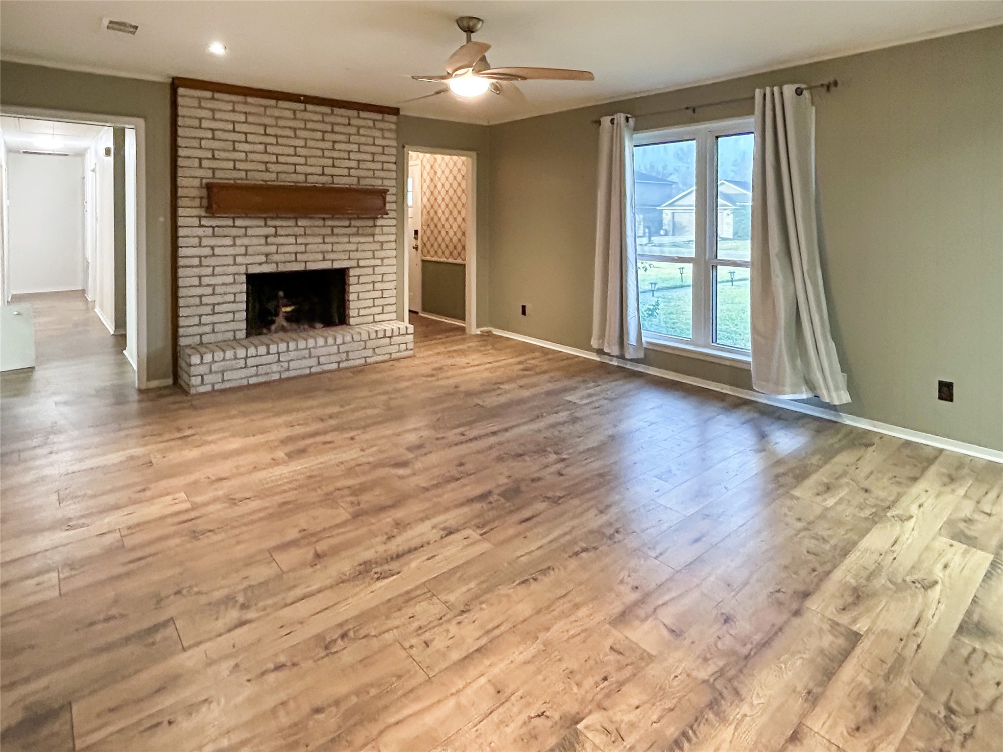 6132 Fox Ridge Drive Angleton, TX 77515 - Photo 4 of 28
