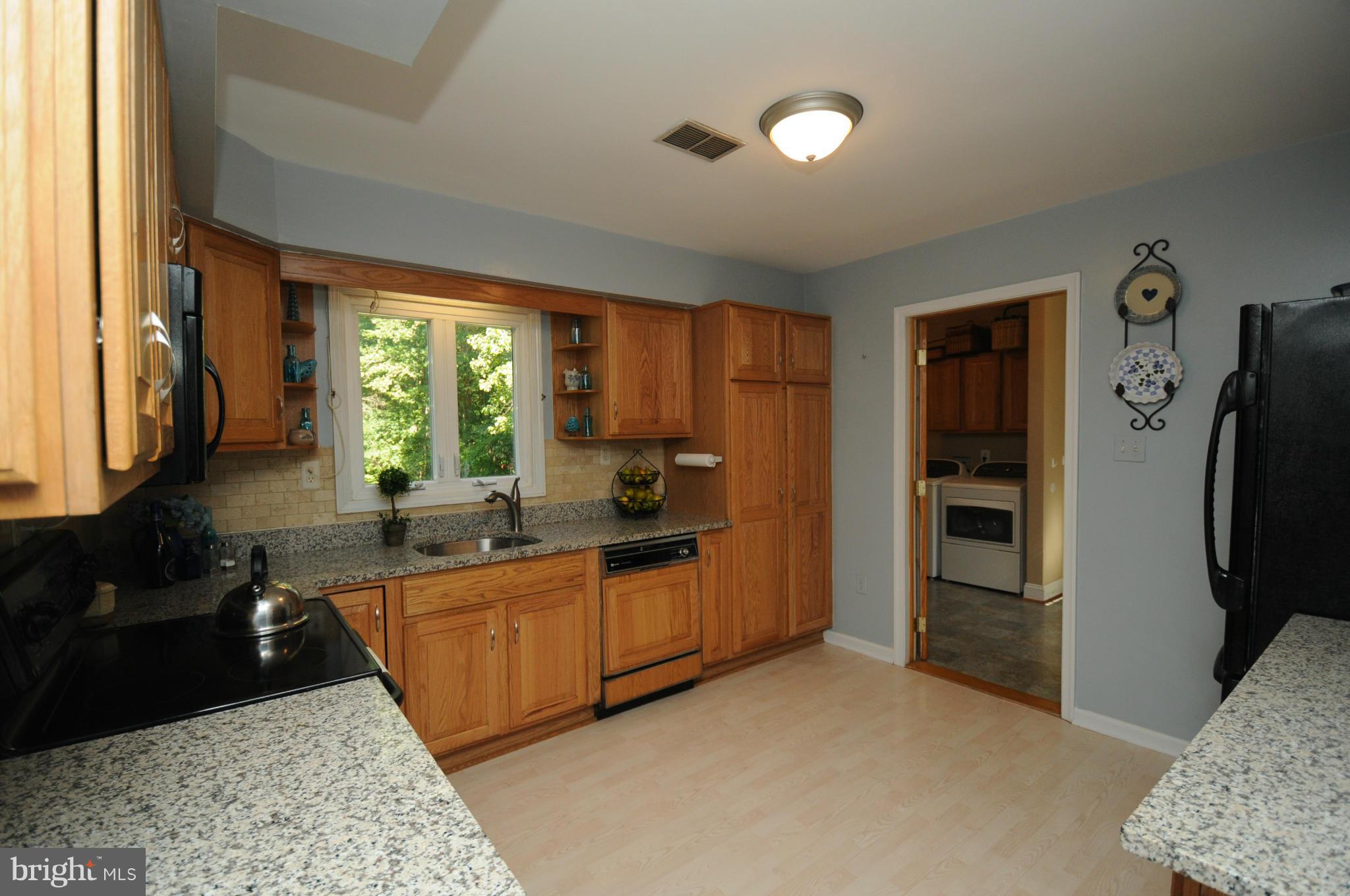 9202 Keyser Road Nokesville, VA 20181 - Photo 9 of 28 Kitchen