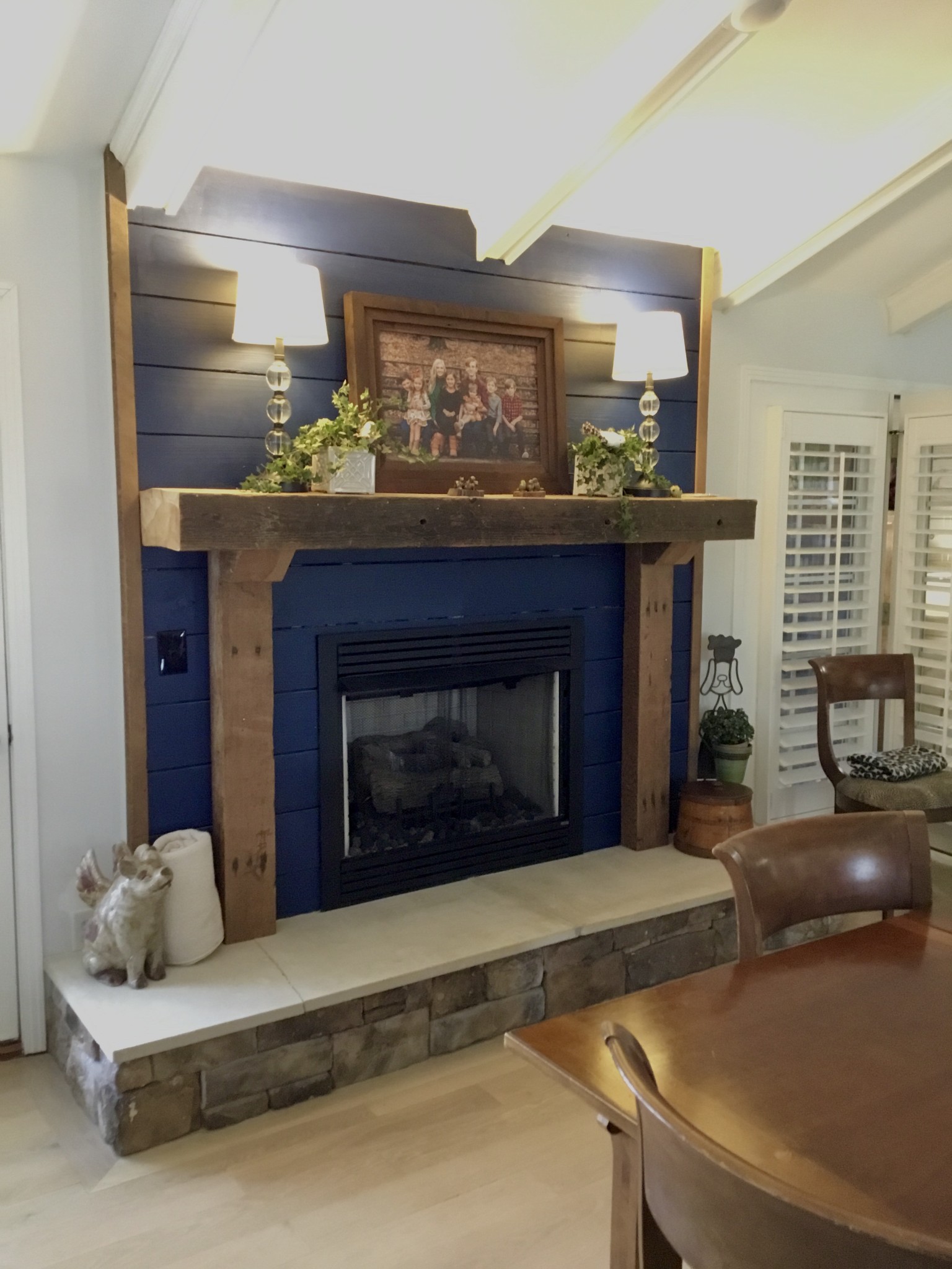 401 Bumpas Road Lawrenceburg, TN 38464 - Photo 11 of 58 a living room with furniture and a fireplace