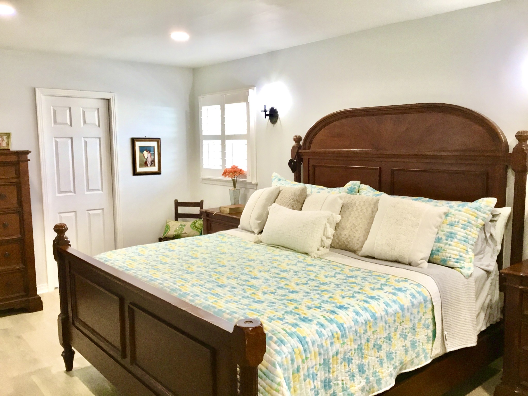 401 Bumpas Road Lawrenceburg, TN 38464 - Photo 23 of 58 a bedroom with a bed and wooden floor