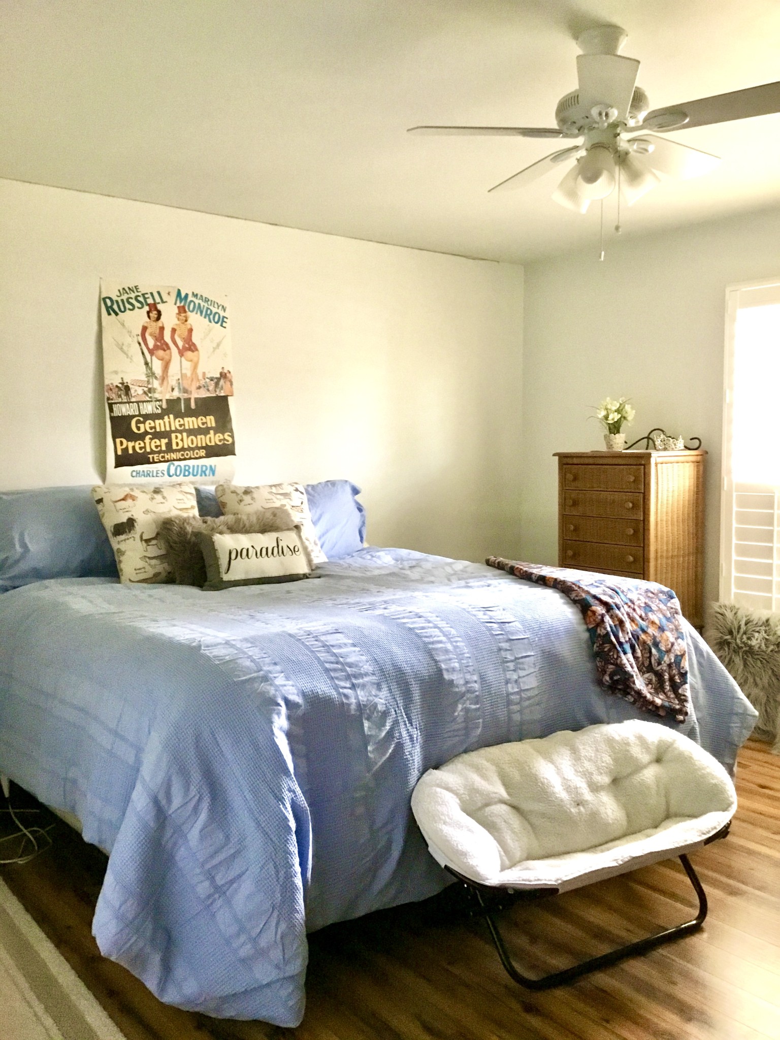 401 Bumpas Road Lawrenceburg, TN 38464 - Photo 36 of 58 a bedroom with a bed and a painting on the wall