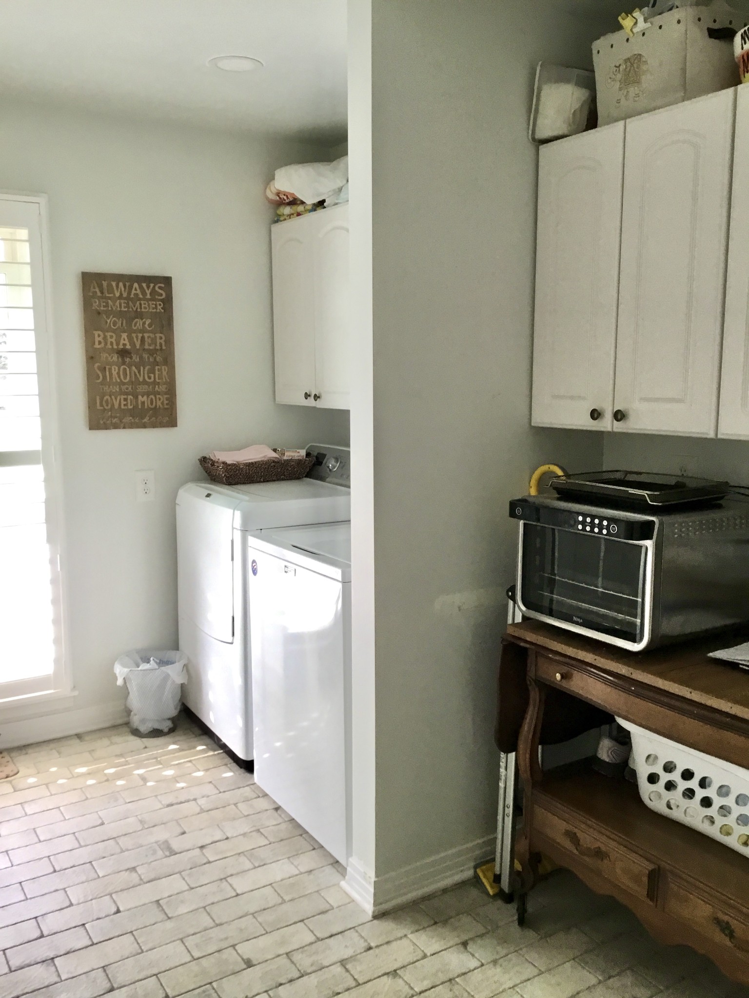 401 Bumpas Road Lawrenceburg, TN 38464 - Photo 38 of 58 a kitchen with a stove and a microwave