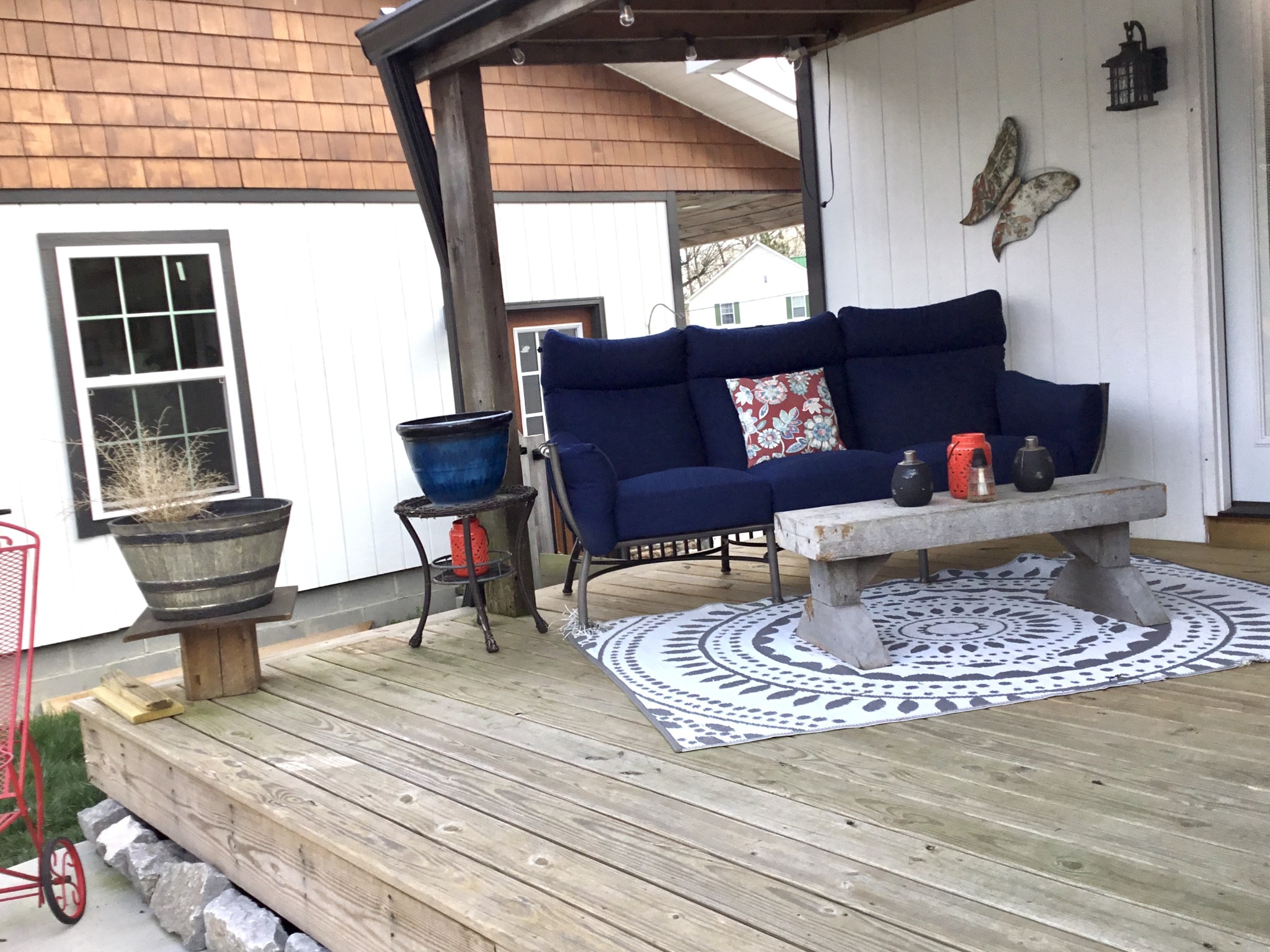 401 Bumpas Road Lawrenceburg, TN 38464 - Photo 50 of 58 a living room with furniture and a table