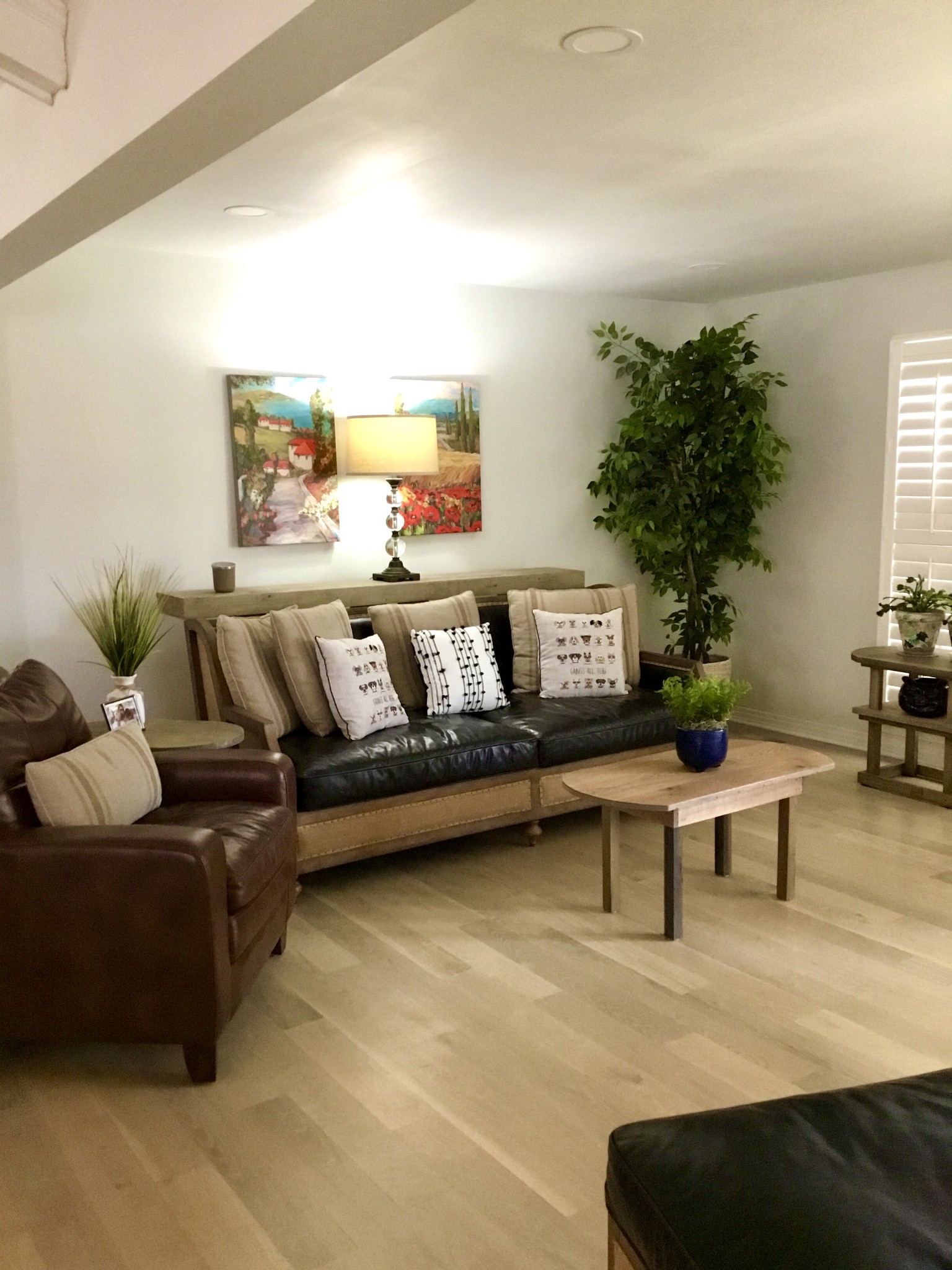 401 Bumpas Road Lawrenceburg, TN 38464 - Photo 6 of 58 a living room with furniture lamp and potted plant