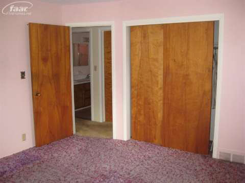3431 Hammerberg Road Flint, MI 48507 - Photo 5 of 10 20397119-4.JPG