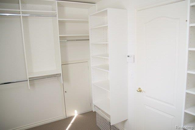 823 North Pine Street Rochester, MI 48307 - Photo 17 of 23 Master Walk In Closet