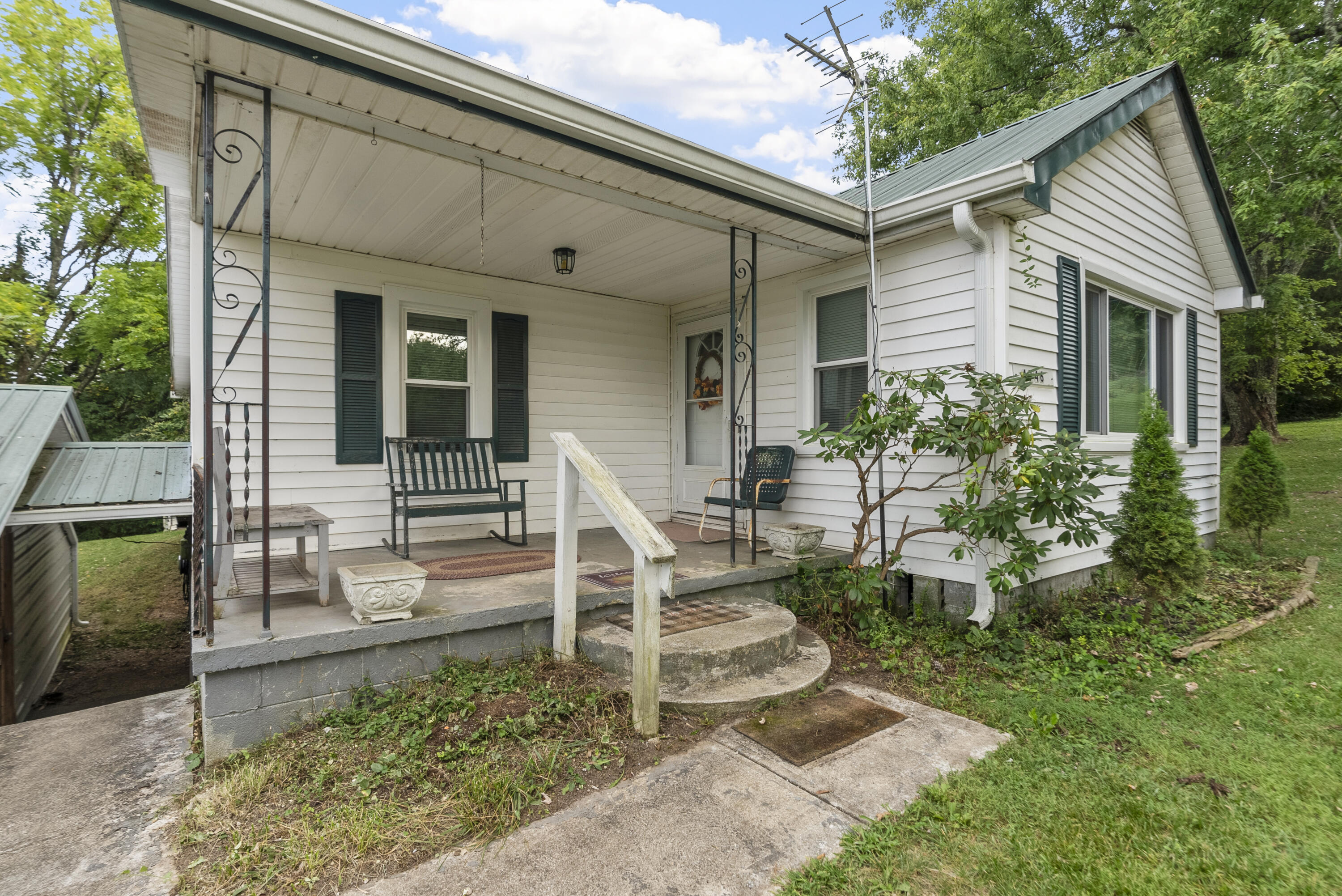 4746 North Wilderness Road Mount Vernon, KY 40456 - Photo 2 of 35 DSC05044