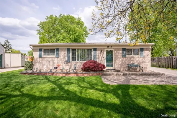 $324,900 | 1513 Rustic Ridge Road, Canton, MI 48188