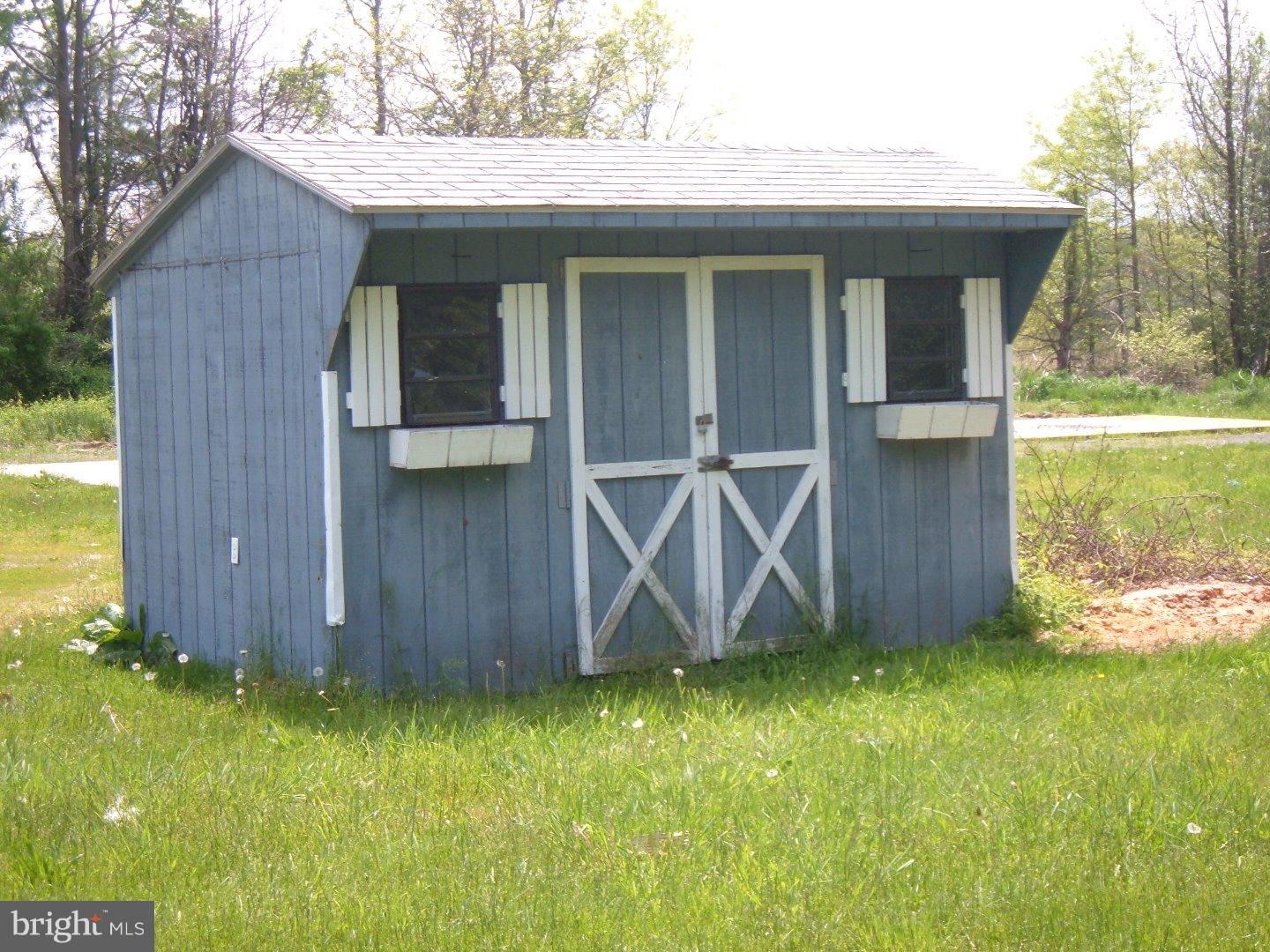 114 Scrapetown Road Pemberton, NJ 08068 - Photo 18 of 23 a view of a backyard of the house