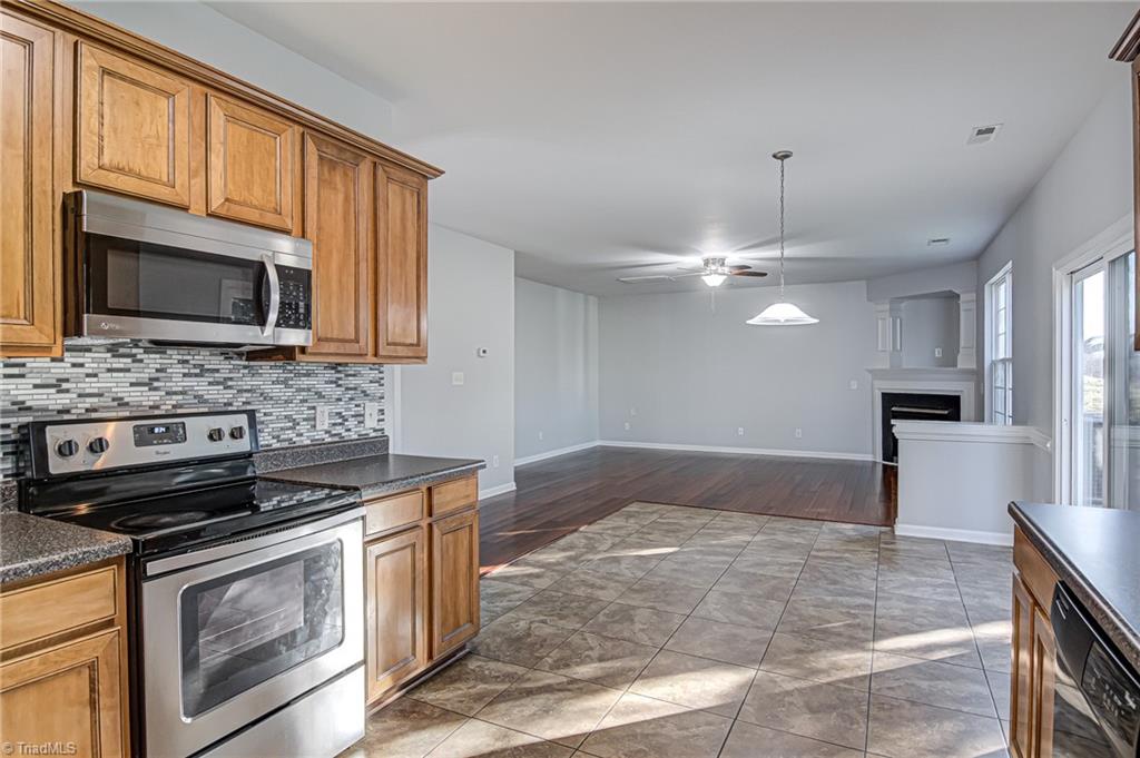 873 Hedgepath Terrace High Point, NC 27265 - Photo 19 of 41 Gallery Image 19