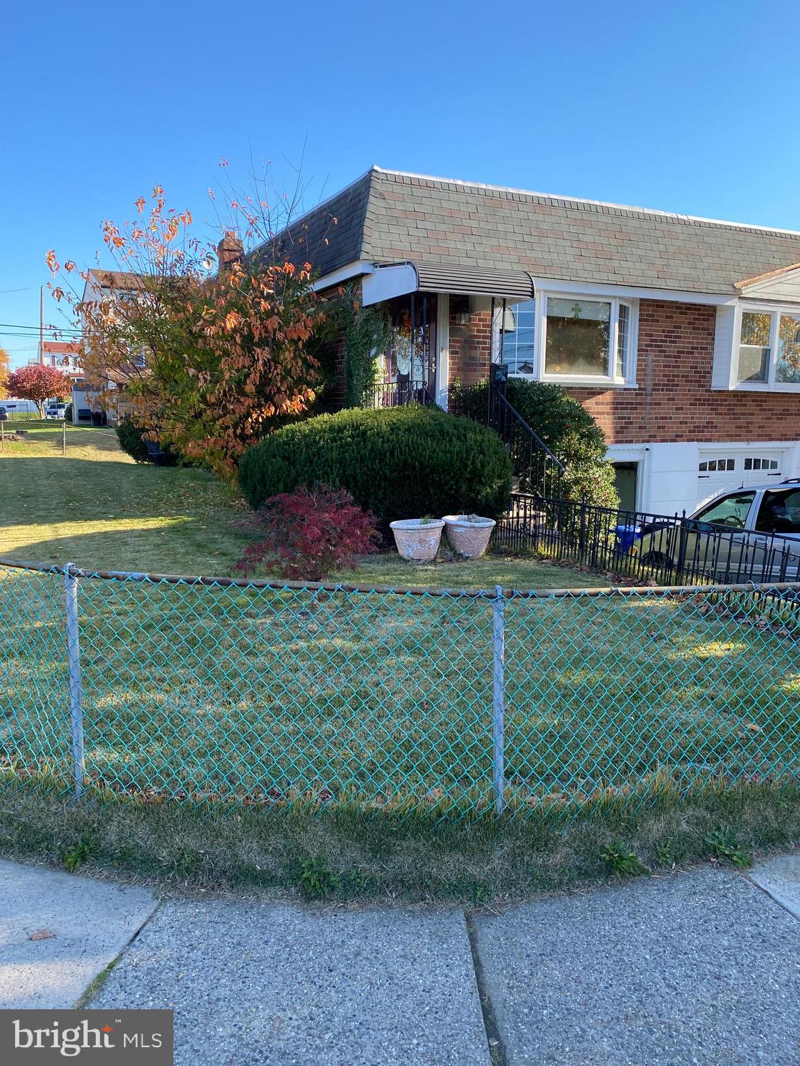 3881 Fairdale Road Philadelphia, PA 19154 - Photo 1 of 27 Front
