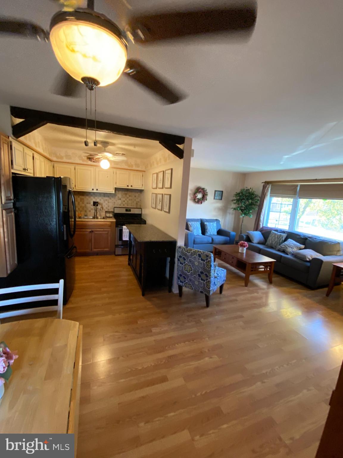 3881 Fairdale Road Philadelphia, PA 19154 - Photo 7 of 27 Kitchen, Living Room