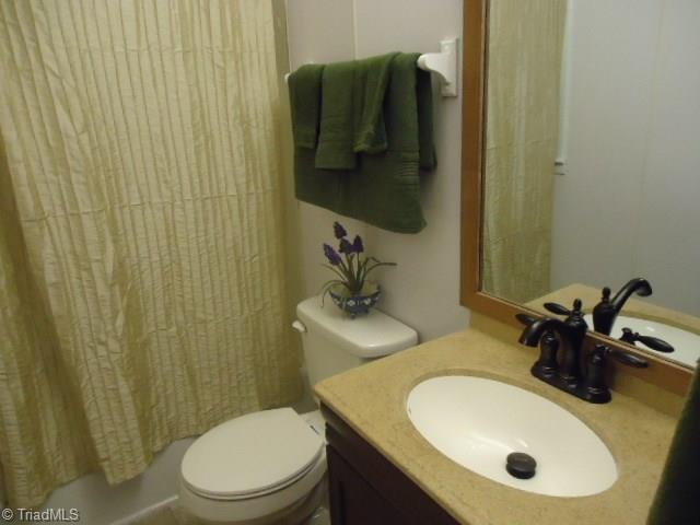 7815 Summerfield Road Summerfield, NC 27358 - Photo 16 of 30 Gallery Image 16