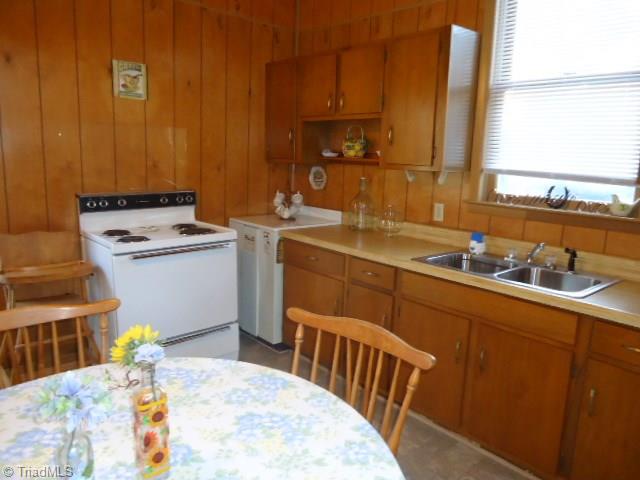 7815 Summerfield Road Summerfield, NC 27358 - Photo 4 of 30 Gallery Image 4