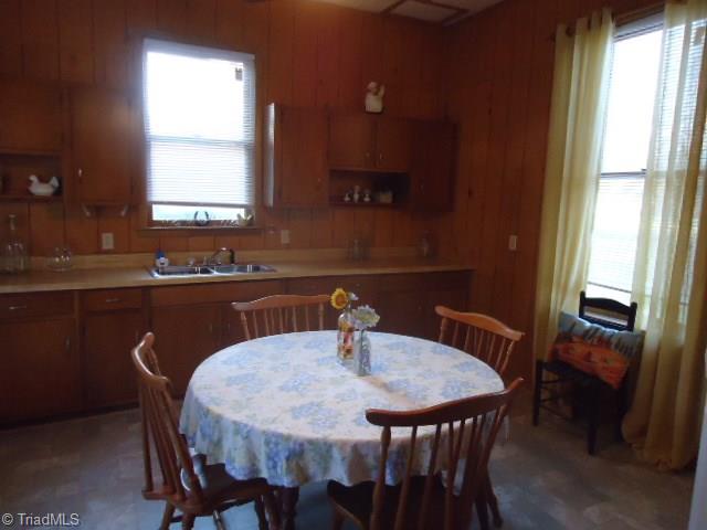 7815 Summerfield Road Summerfield, NC 27358 - Photo 5 of 30 Gallery Image 5